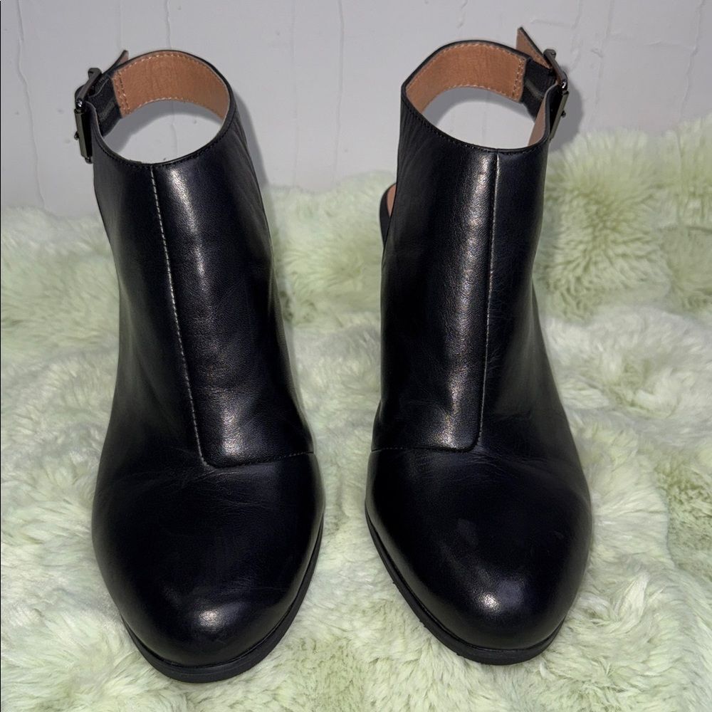 Vionic Lacey Block Heel Slingback shoes. - Picture 2 of 12